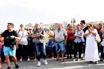 Protesta de vecinos y feriantes (Foto y Antonio Alí)